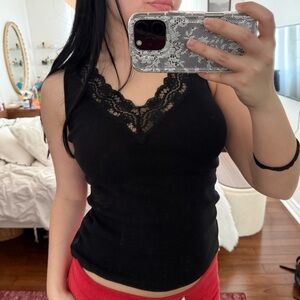 Vintage Contemporaine Black Camisole with Lace Detail 🐈‍⬛